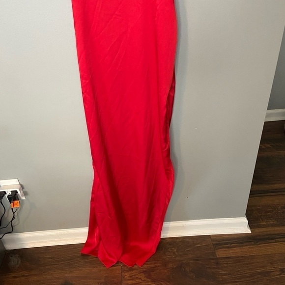 ALIEVA Reva Cowl Neckline Sheath Backless Maxi Dress A Red - Picture 12 of 14